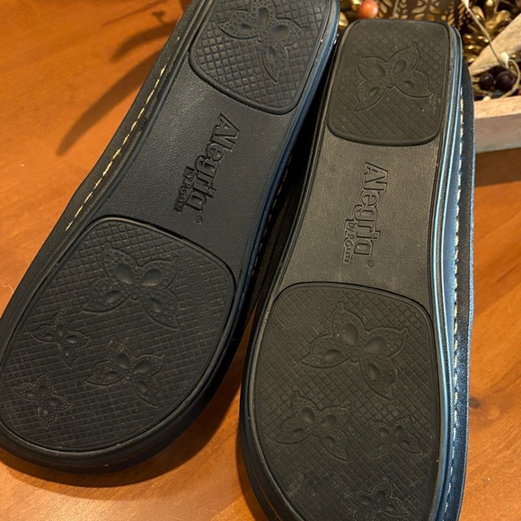 Alegrio flowered Slip-On Shoes - Picture 4 of 6